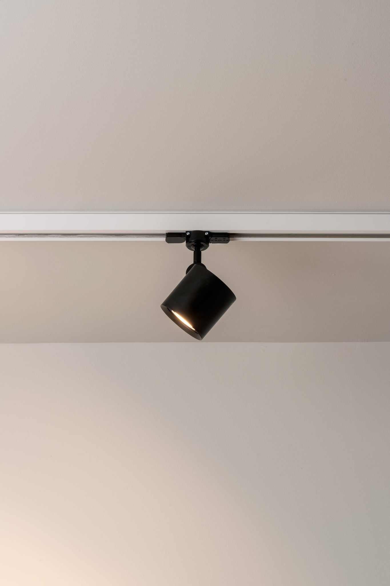 Kronn track spotlight 1P GU10 textured black