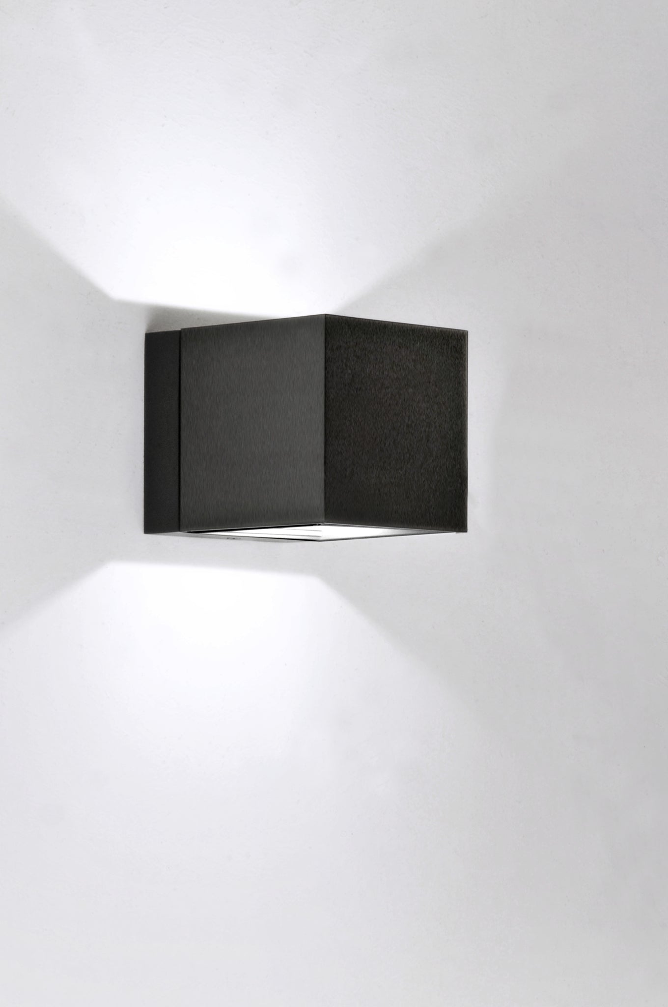 Dau 80 Wall lamp 2 x Led DOB Brushed black aluminum