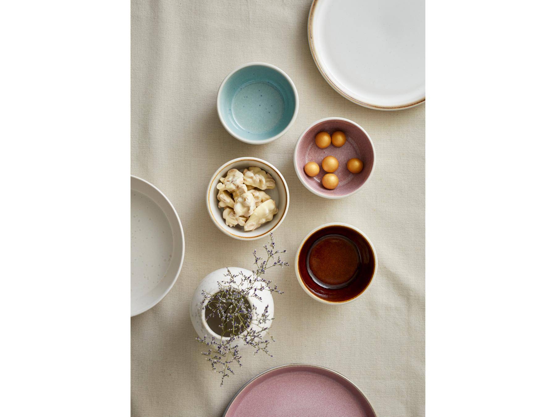 Bitz schaaltjes van zwart aardewerk, binnenwerk kleur mat creme - 10 cm - set van 4 stuks (in prachtige gift box) - BITZ - Accessoire Loods