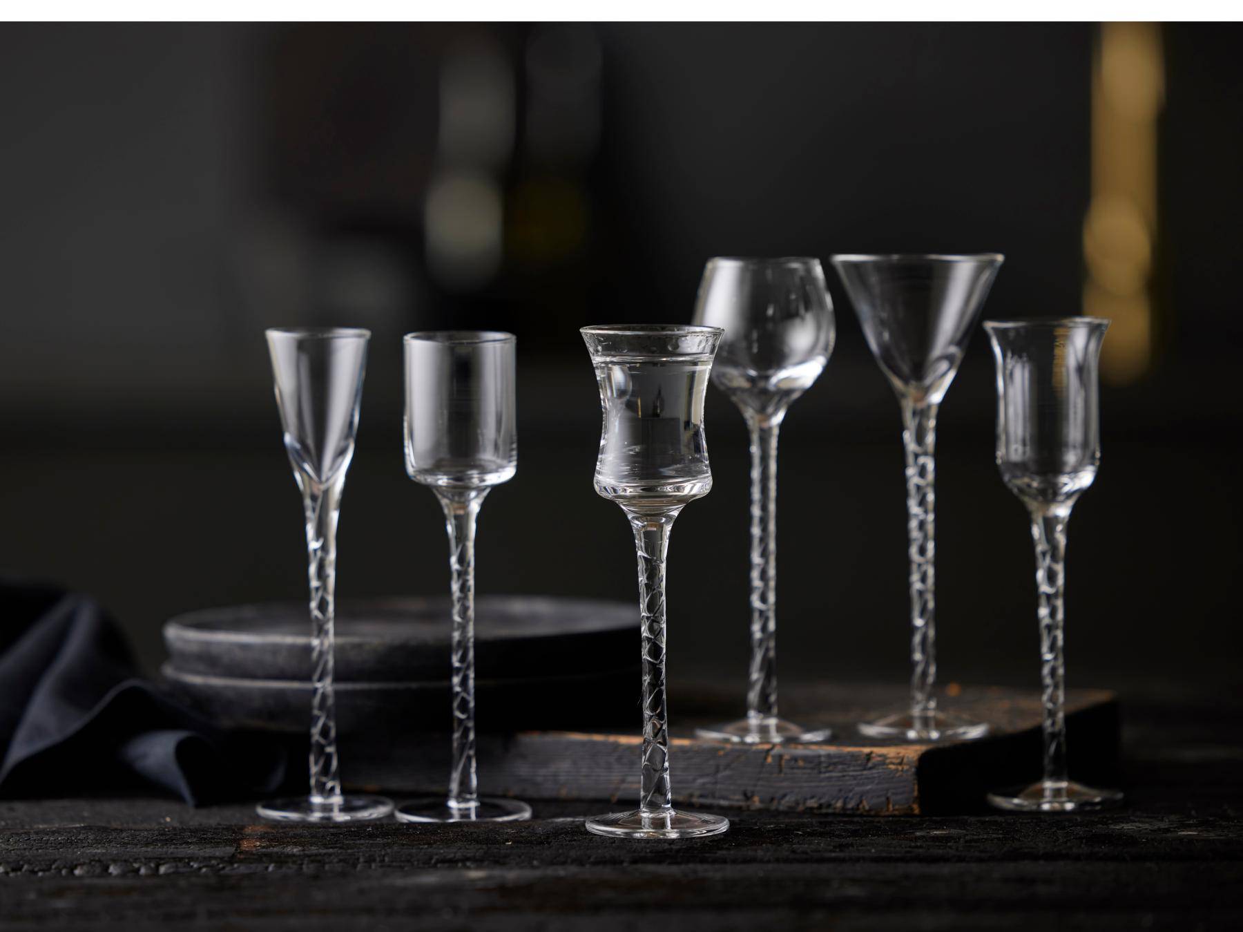 Lyngby Aquavit / borrel / schnaps glaasjes Rome 18 cm hoog - 5 cl - set van 6 stuks - helder glas - Accessoire Loods