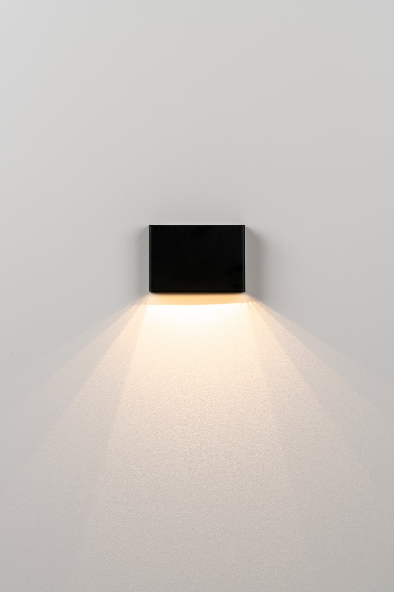 O - tel Wall light G9 textured black - Milan - Accessoire Loods
