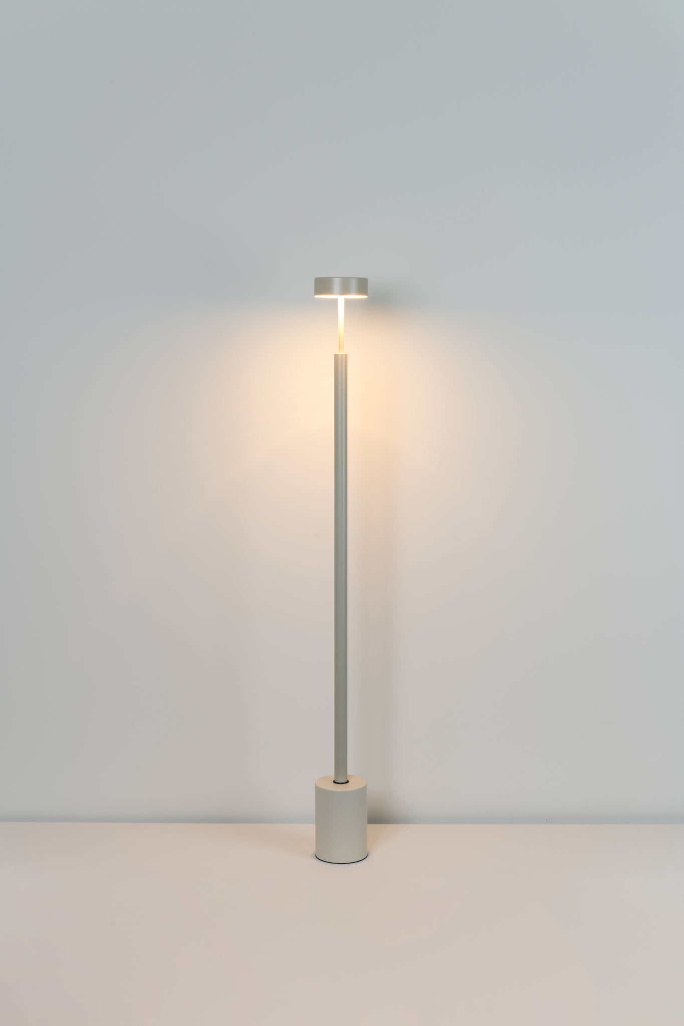 Peak Floor lamp H.130 cm Led PCB Textured mink - Milan - Accessoire Loods