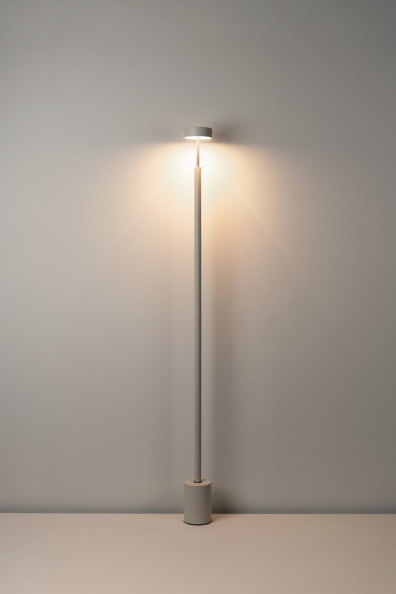 Peak Floor lamp H.130 cm Led PCB Textured mink - Milan - Accessoire Loods