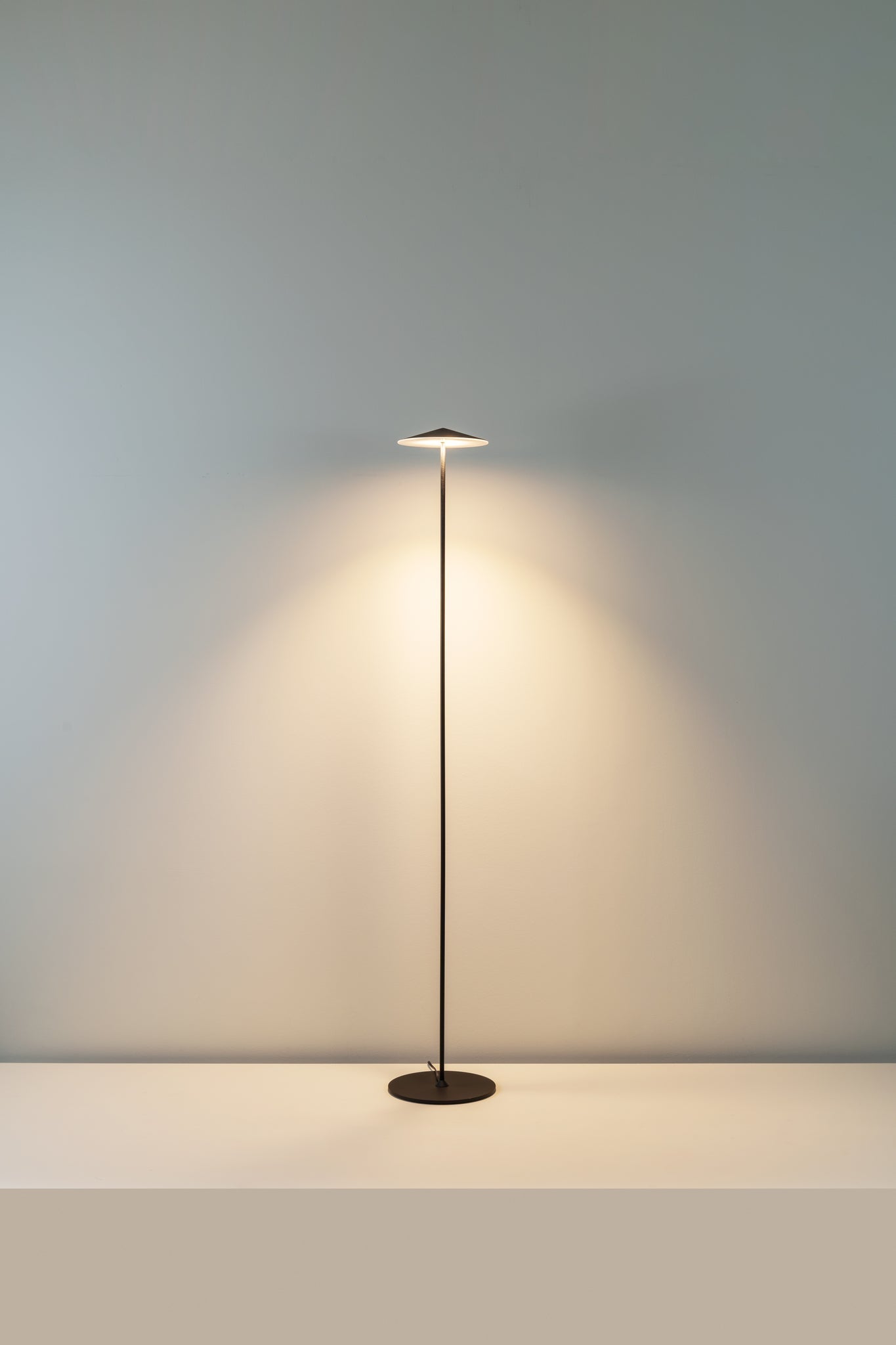 Pla Floor lamp 160 textured white - Milan - Accessoire Loods