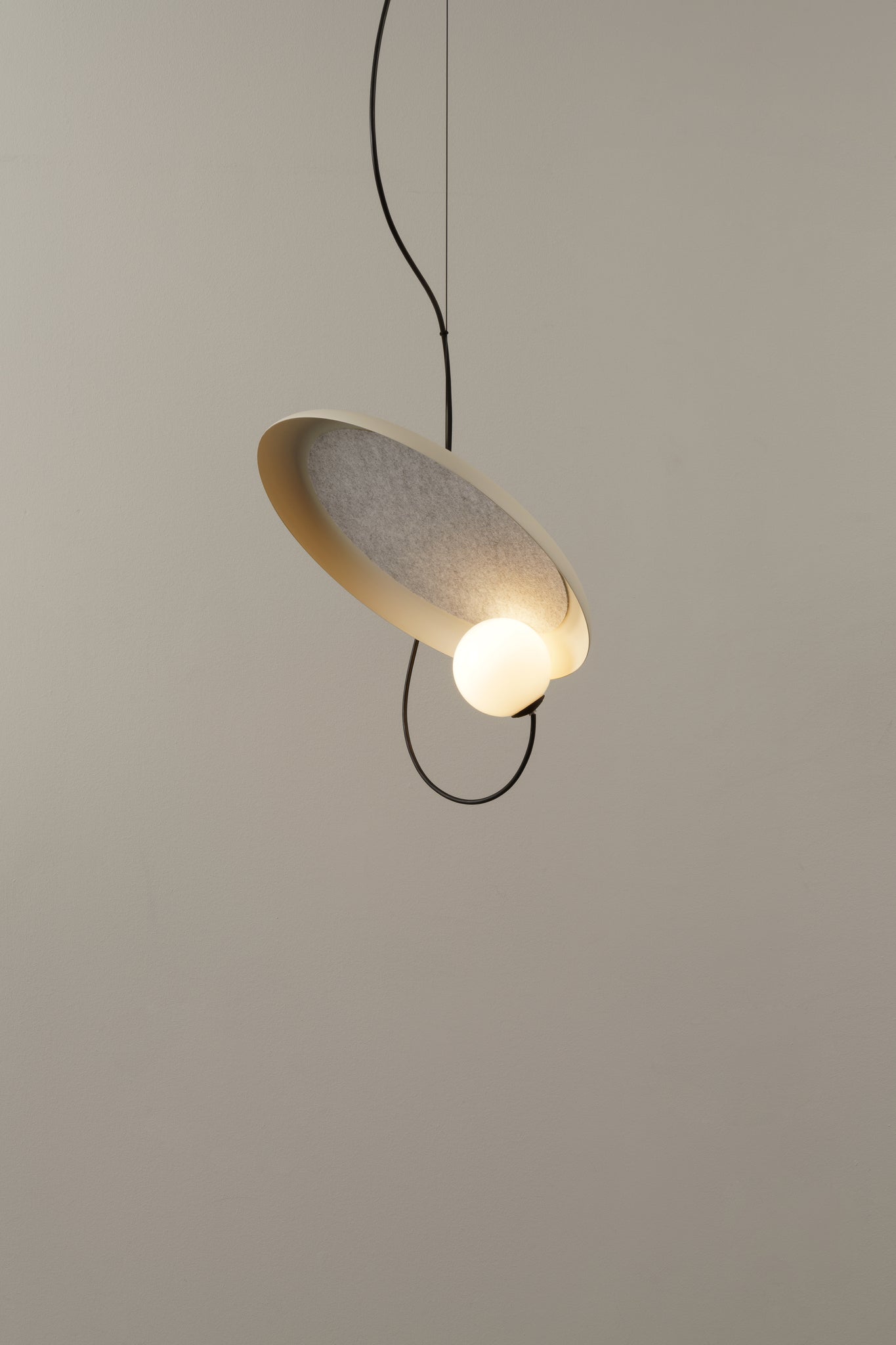 Wire Pendant @ 38 cm.G9 textured mink - Milan - Accessoire Loods