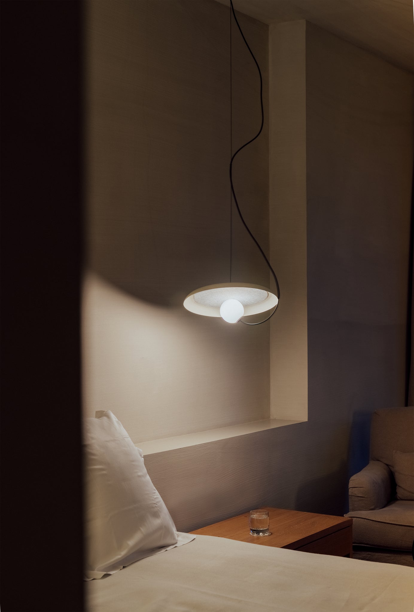 Wire Pendant @ 38 cm.G9 textured mink - Milan - Accessoire Loods