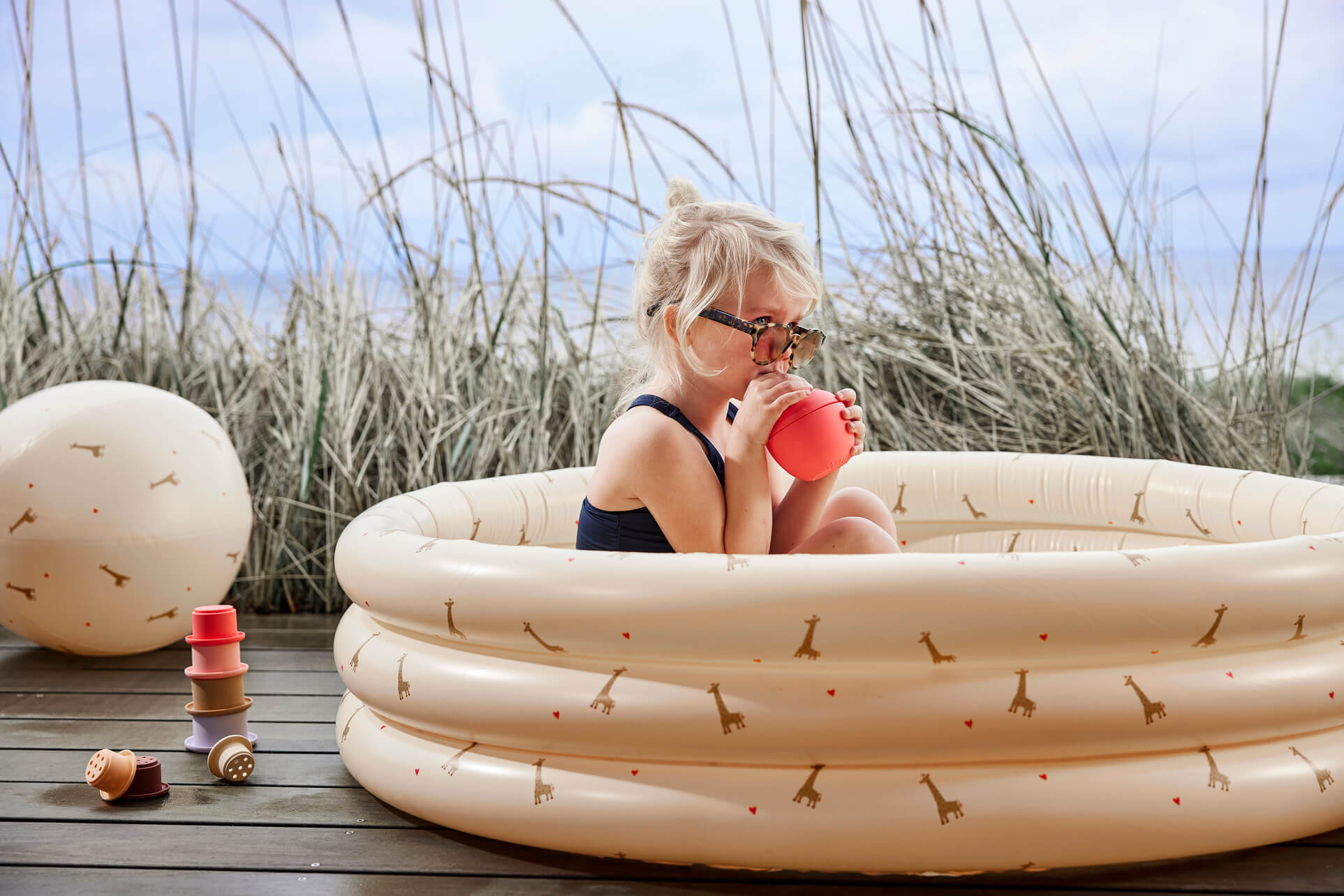 OYOY - Giraffe Swimming Pool Large & Beach Ball - OYOY MINI - Accessoire Loods