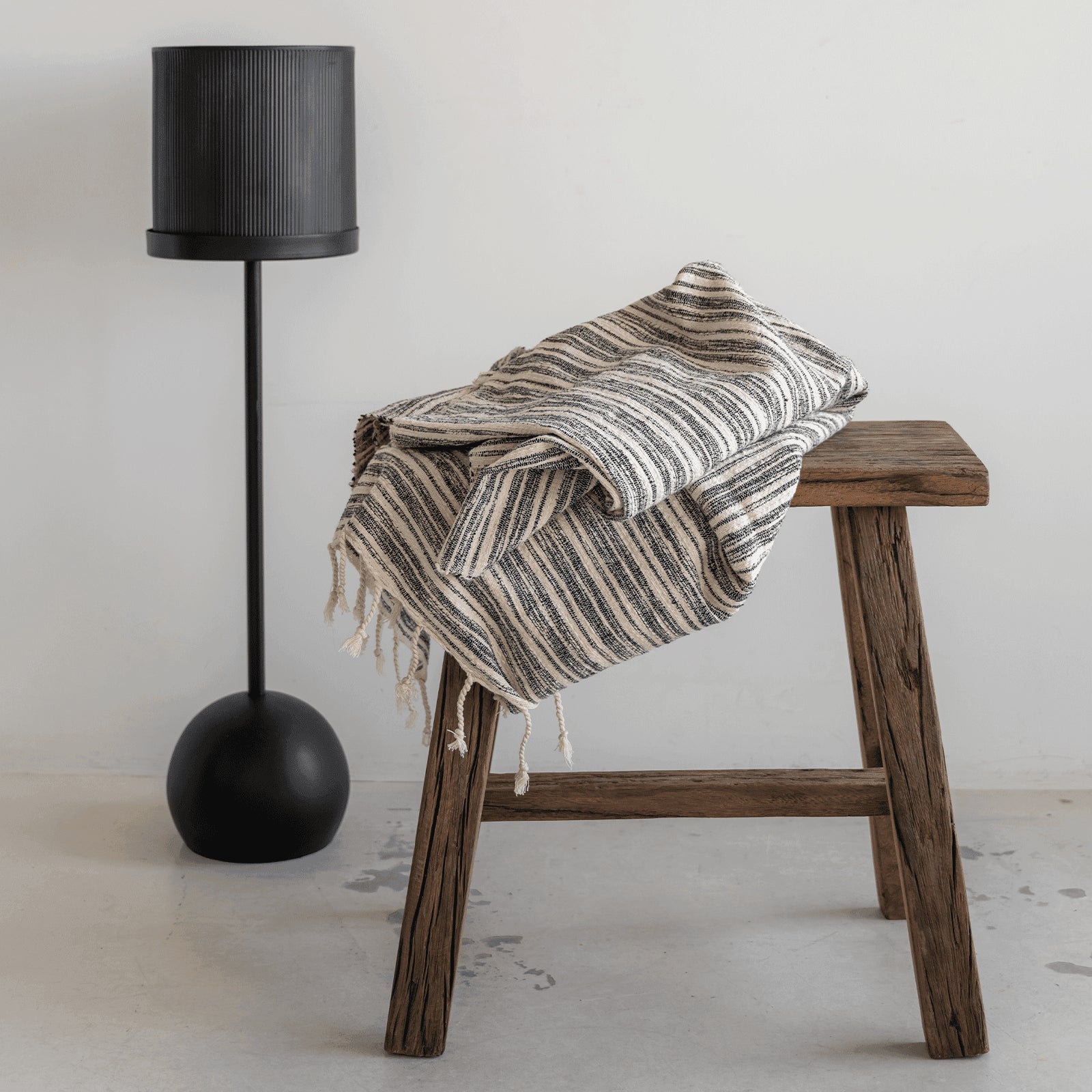 Plant stand Otsuni, black - Urban Nature Culture - Accessoire Loods