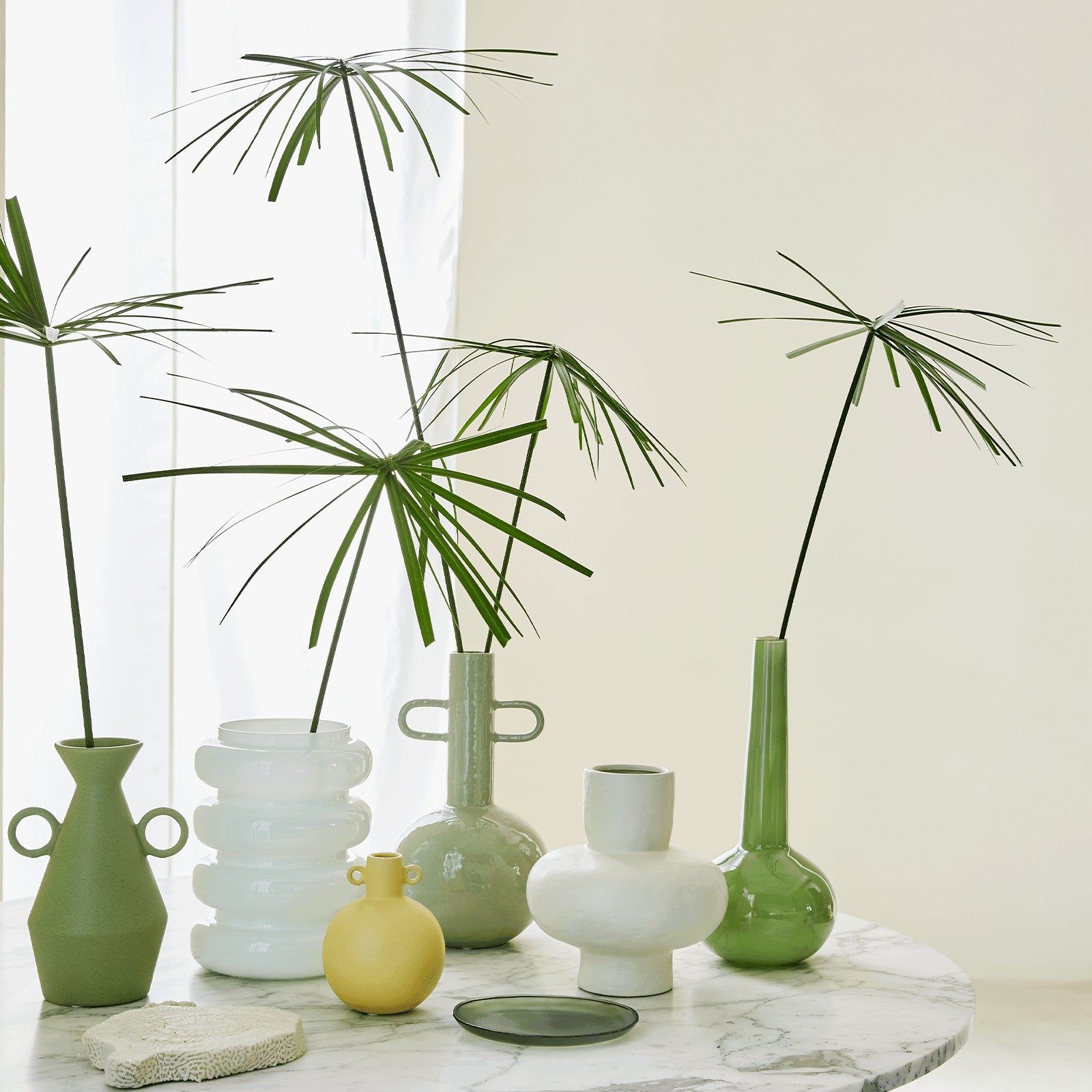 Urban Nature Culture - Bloemenvaas van gerecycled glas Bulb - Urban Nature Culture - Accessoire Loods