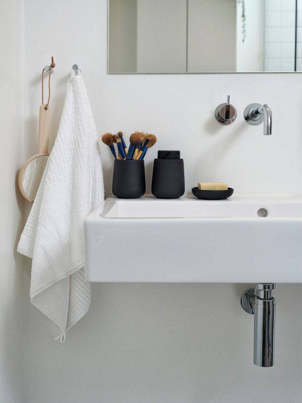 Zone Denmark - Nova one - Tandenborstel beker + Zeepdispenser - Zone Denmark - Accessoire Loods