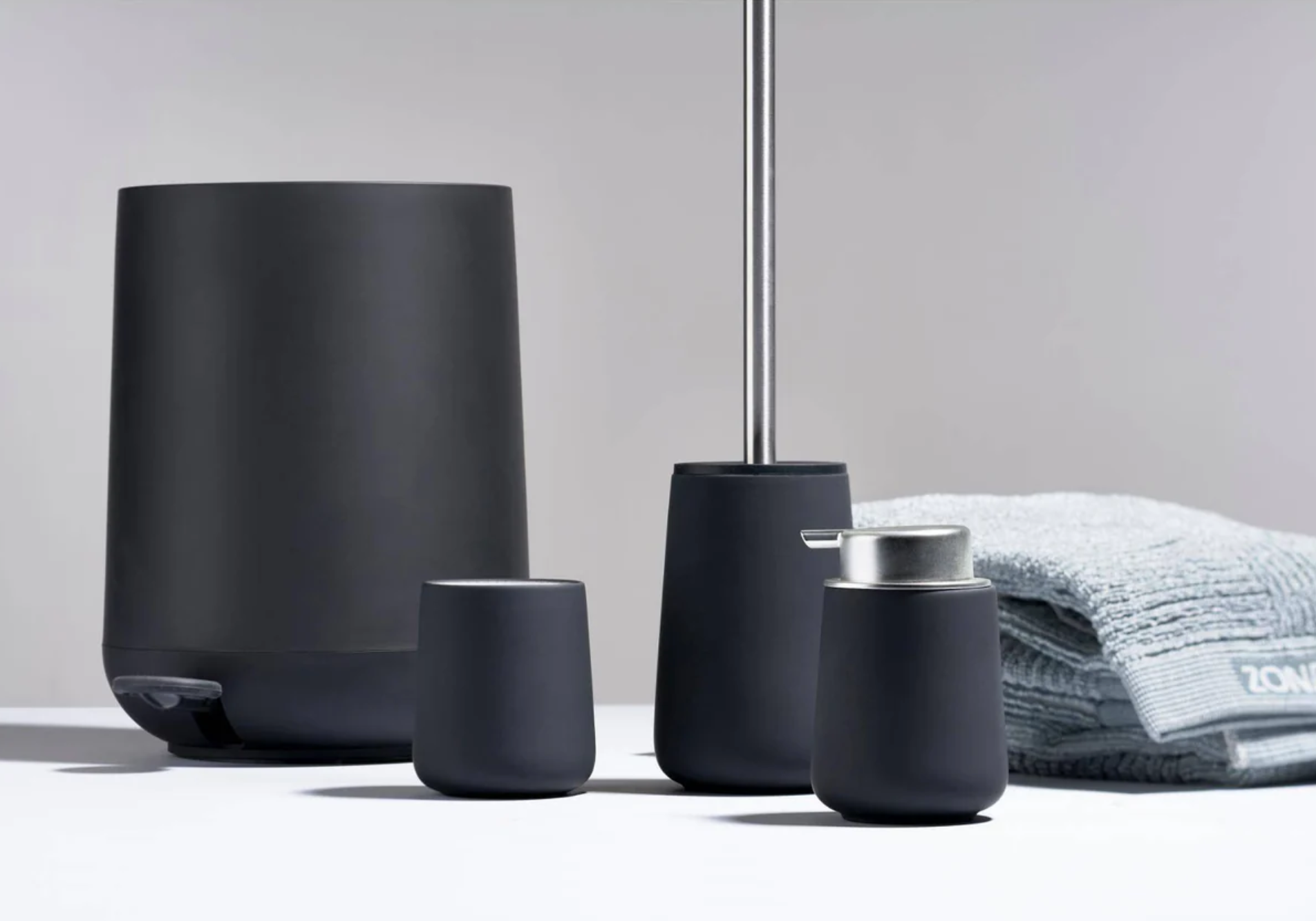 Scandinavische woonaccessoires voor een minimalistisch interieur