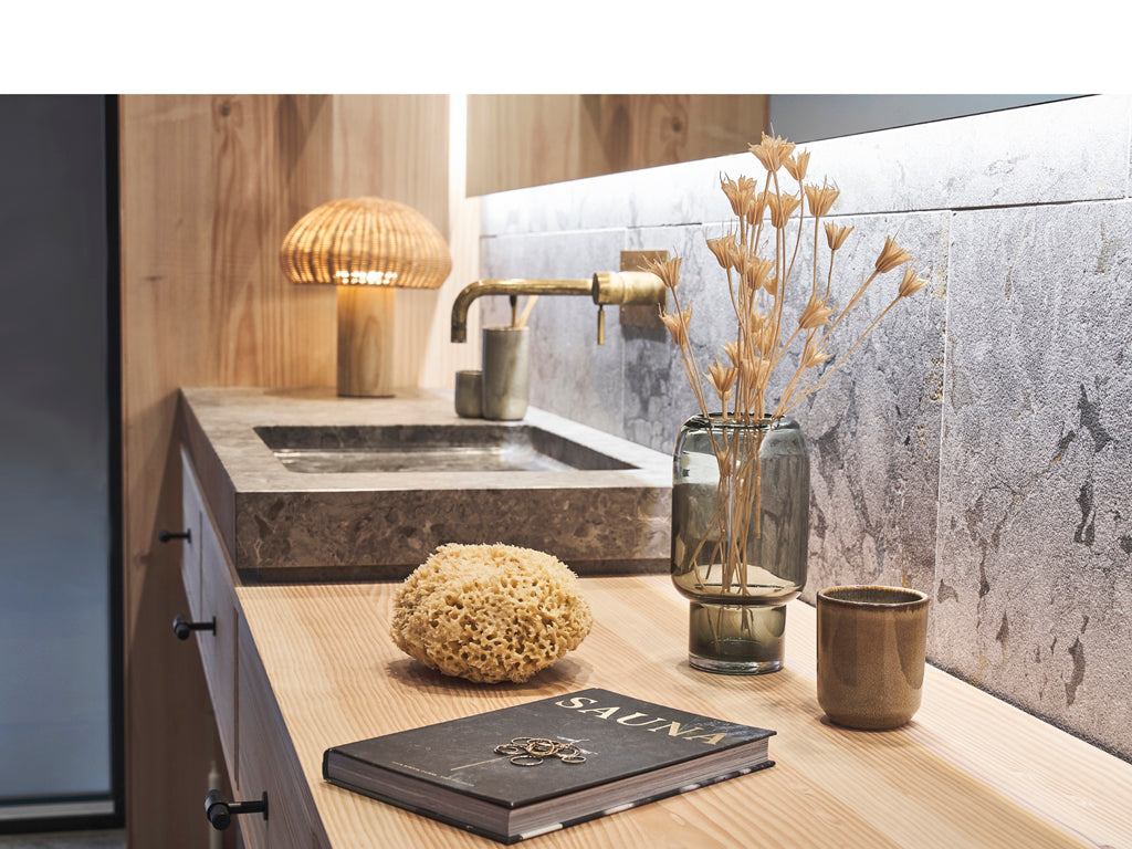 Villa Collection Iris Peachy Apricot Geurkaars Dia 7 x 7,3 cm Brown - Accessoire Loods
