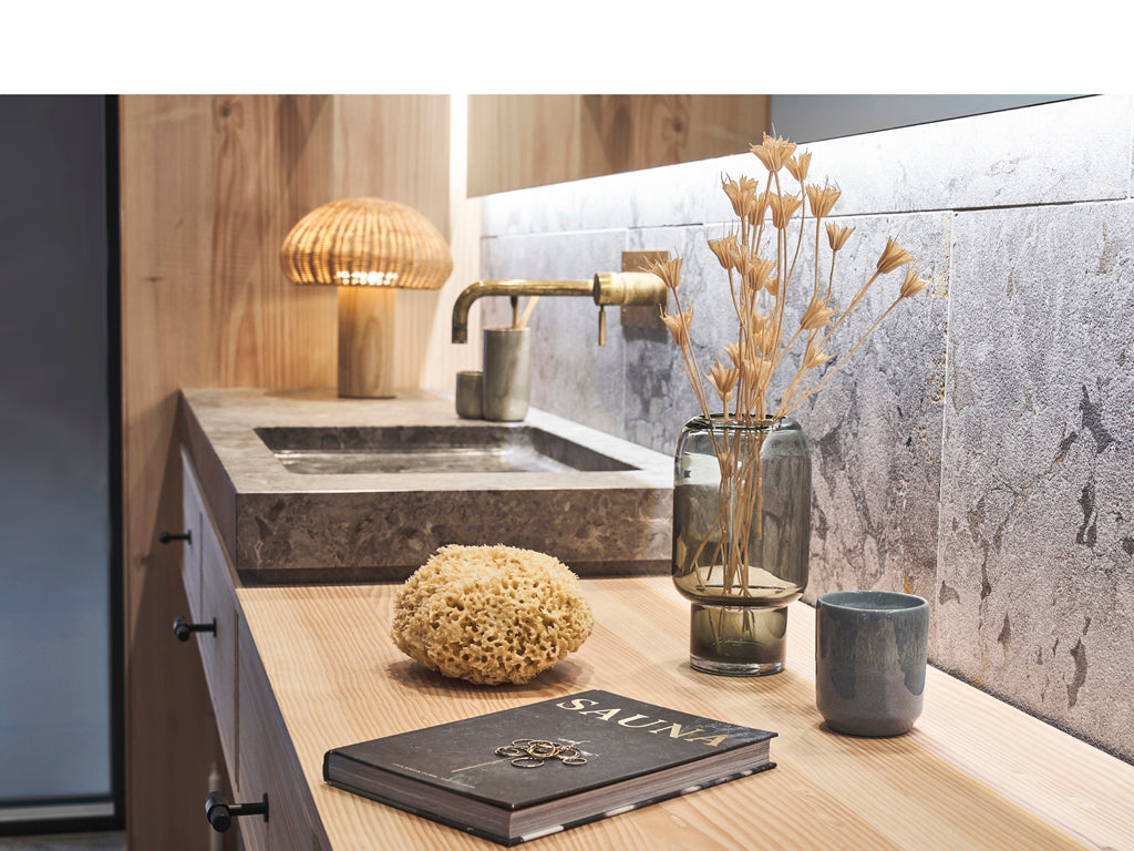 Villa Collection Iris Herbal Notes Geurkaars Dia 7 x 7,3 cm Donkerblauw - Accessoire Loods