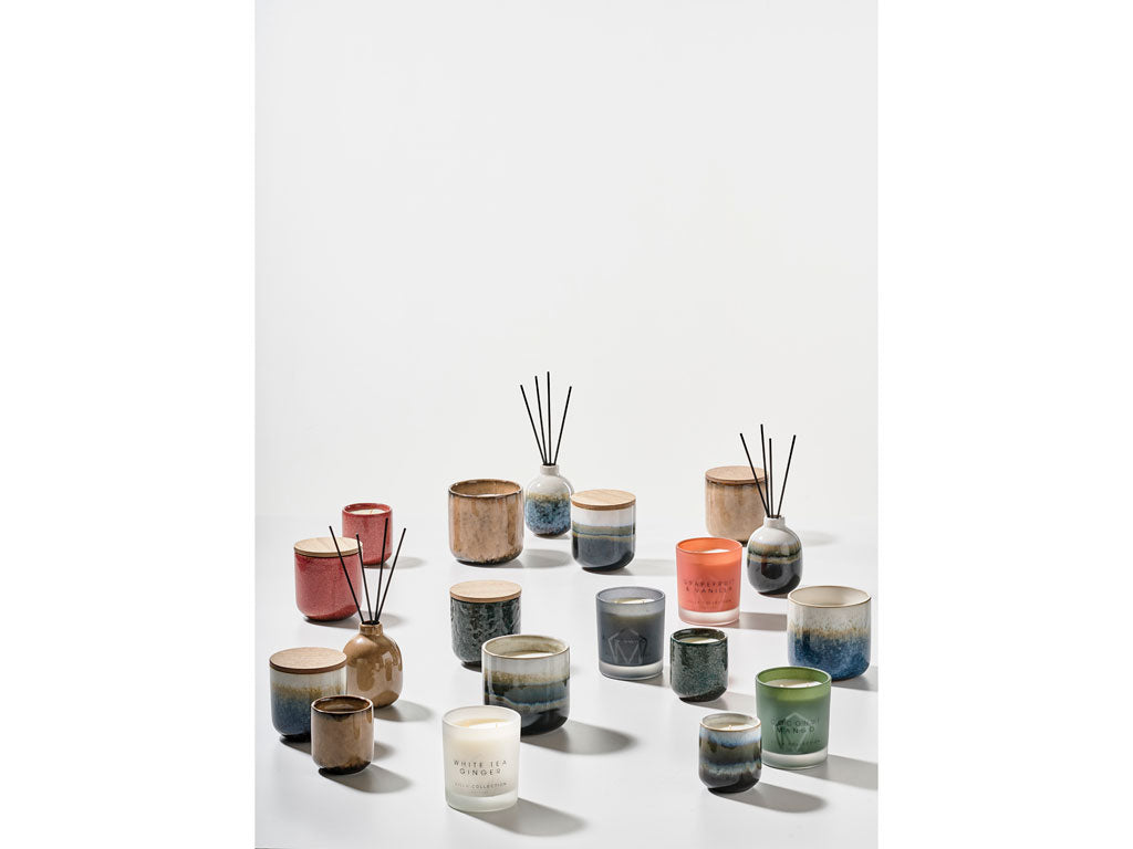 Villa Collection Geurkaars Dia. 7,3 x 7,8 cm Donkerroze - Accessoire Loods
