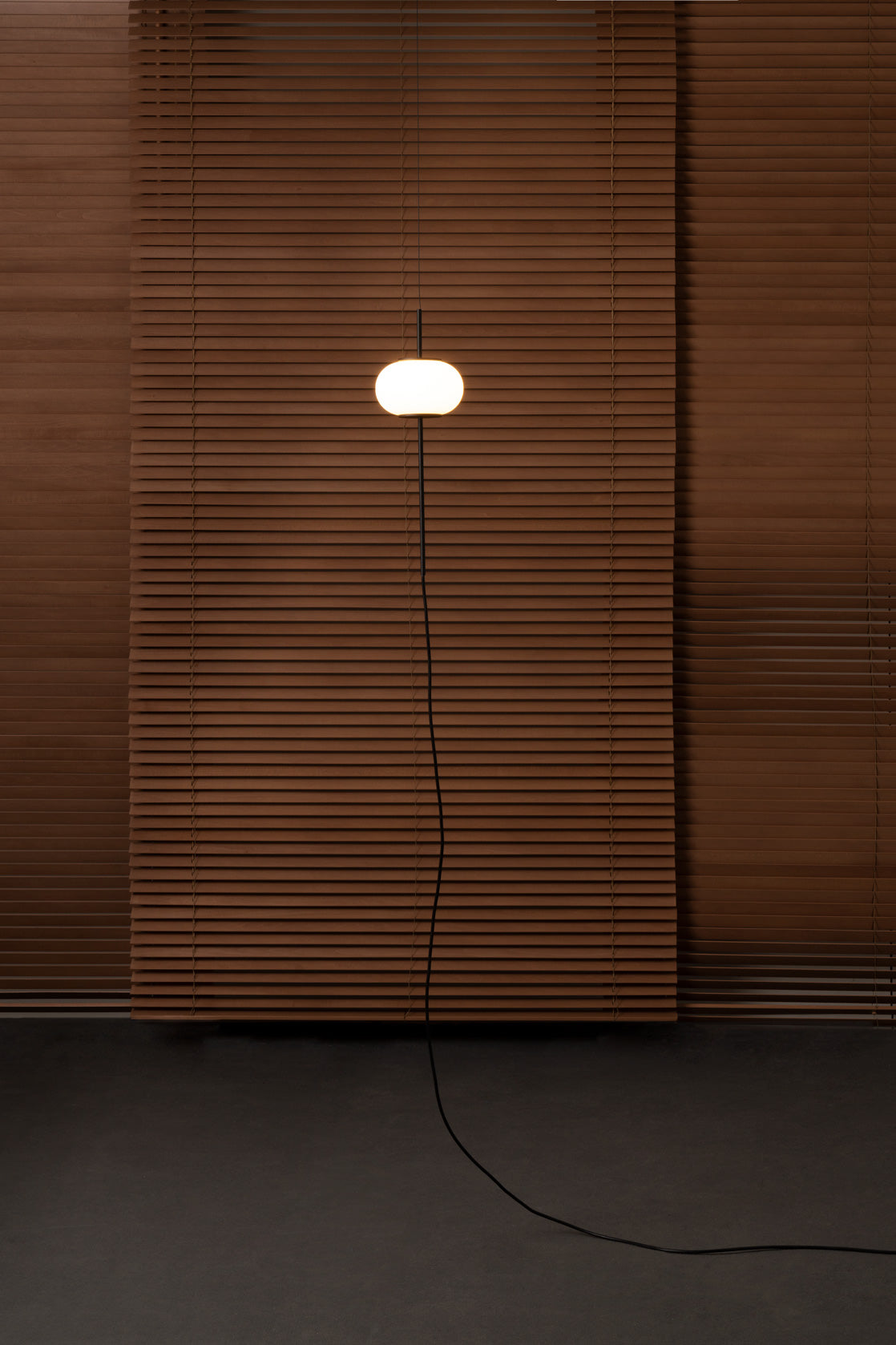 Astros Pendant/Floor lamp textured black