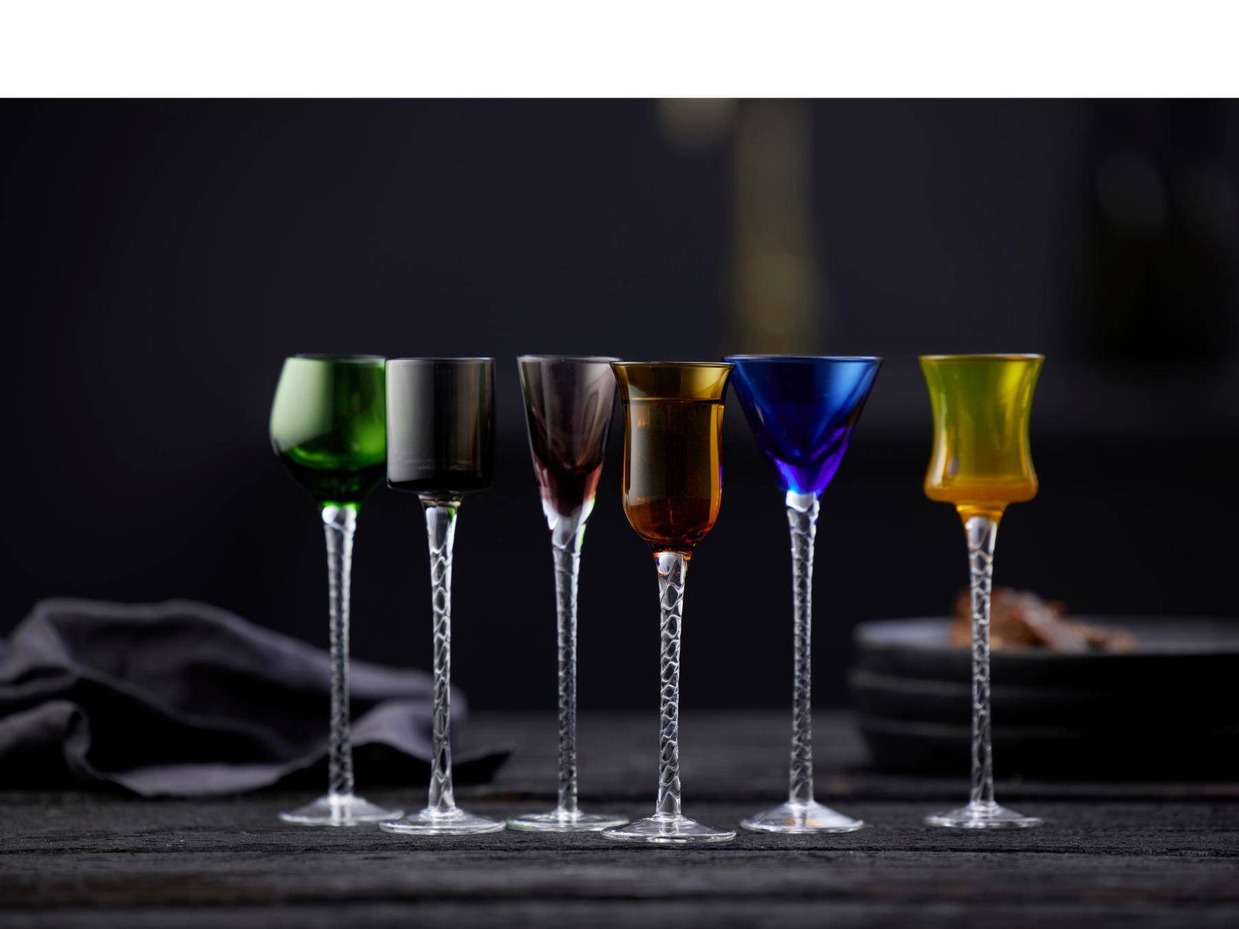 Lyngby Aquavit / borrel / schnaps glas London 18 cm hoog - 5 cl - set van 6 stuks - colour mix - Accessoire Loods