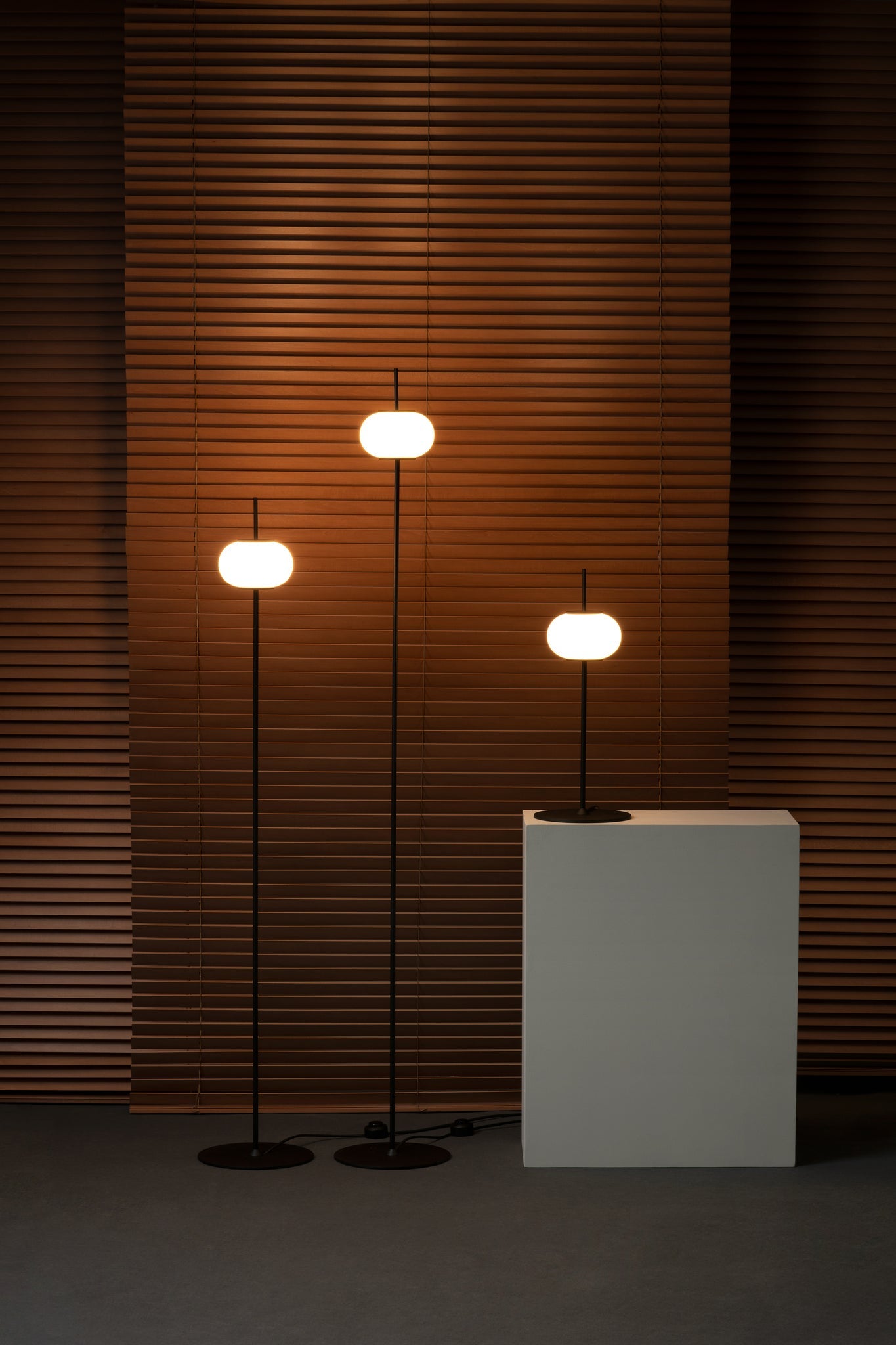Astros Floor lamp 2 x G9 H. 135 cm textured black - Milan - Accessoire Loods