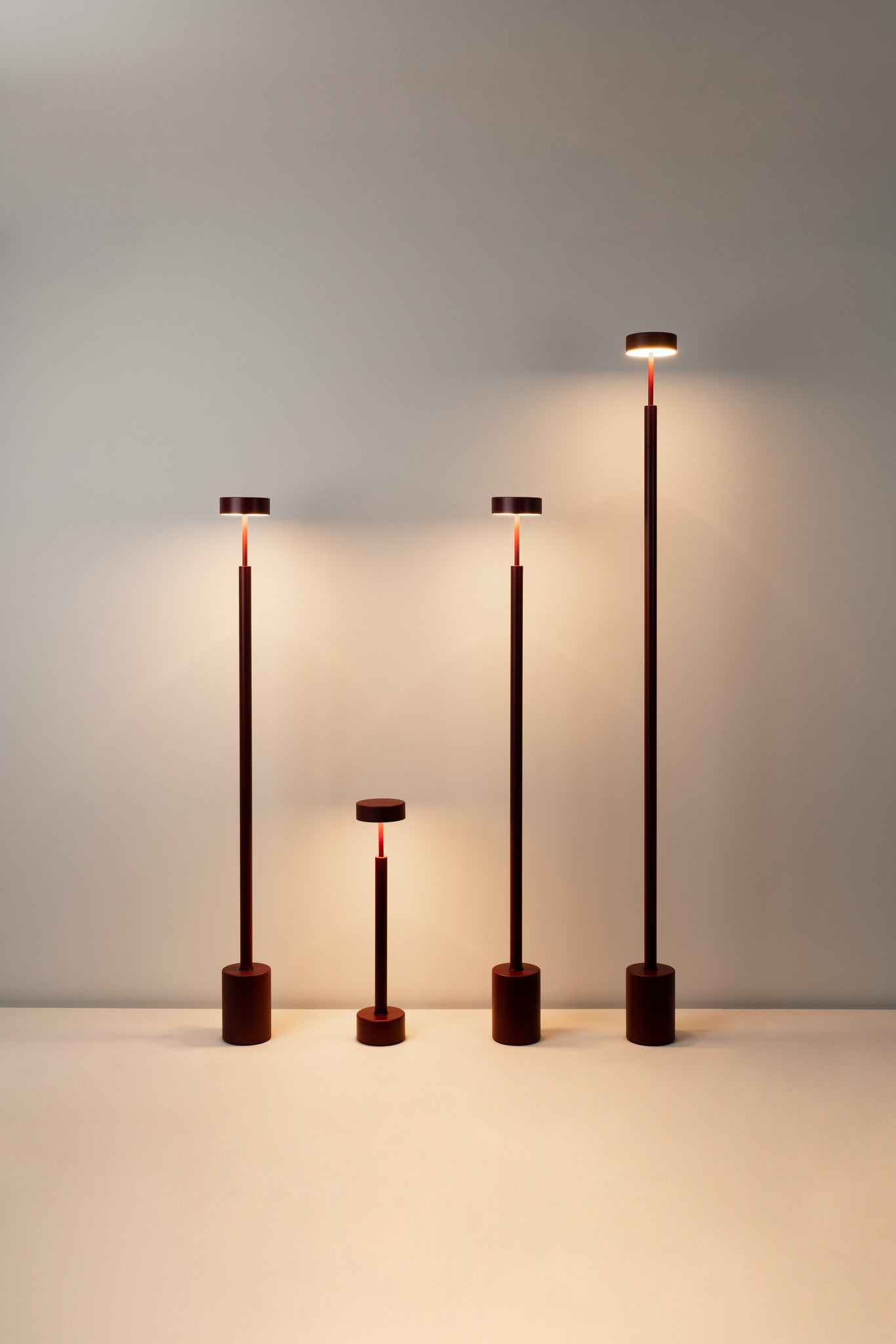 Peak Table lamp Led PCB Textured burgundy - Milan - Accessoire Loods