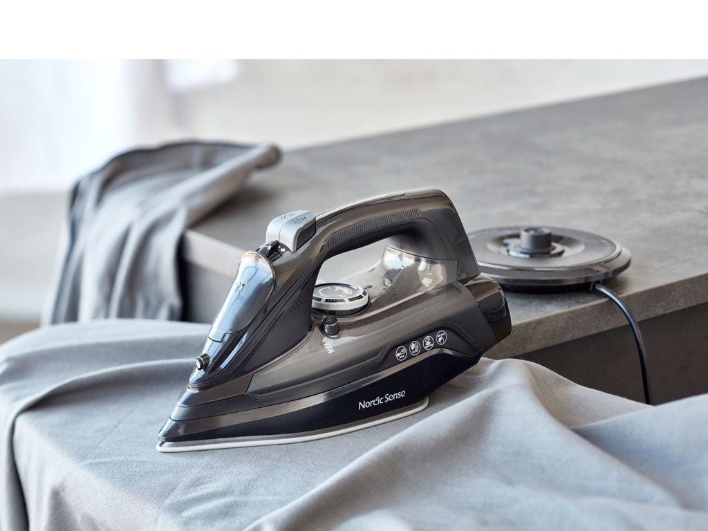 Nordic Sense stoomstrijkijzer, snoerloos, zwart - Nordic Sense - Accessoire Loods